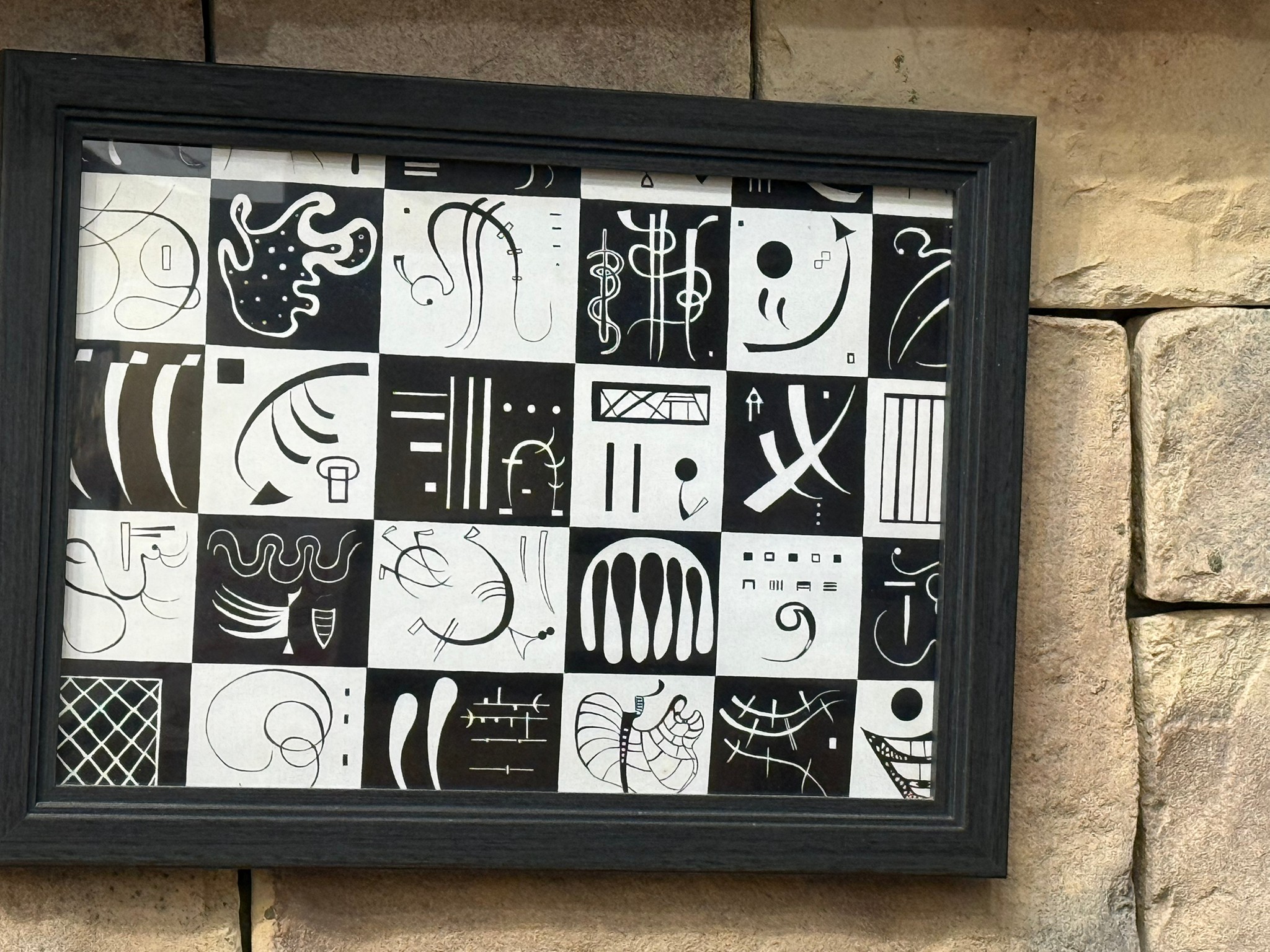 壁にかけられた絵画