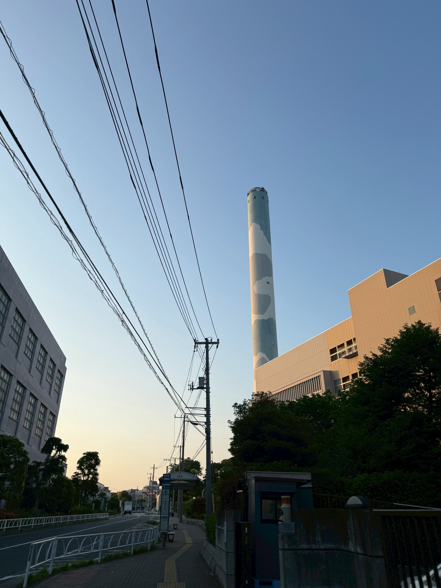 砧公園近くの煙突